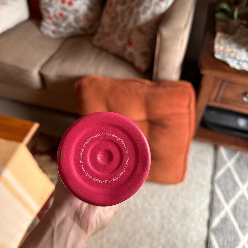 24oz hydroflask - Picture 2 of 3